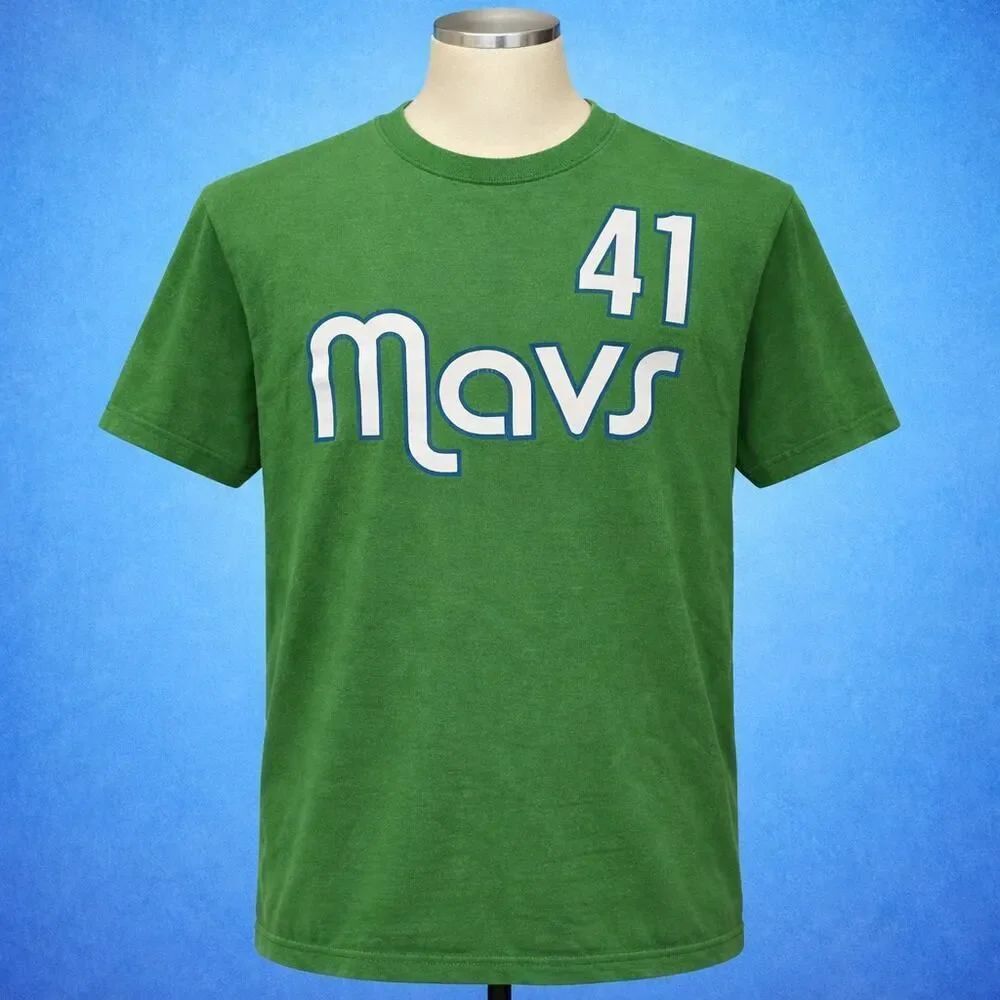 VTG Delta Dallas Mavericks Nowitzki 41 Delta Magnum Weight T-Shirt Shirt S